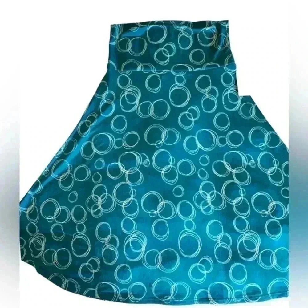 Lularoe XS Green& cream circle graphic Azure a-line skirt. Silky feel. NWT.